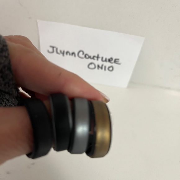 NEW Egnaro Silicone Wedding Ring set of 4 Rings Size 10 Ergonomic Design AirFlow - Picture 3 of 3